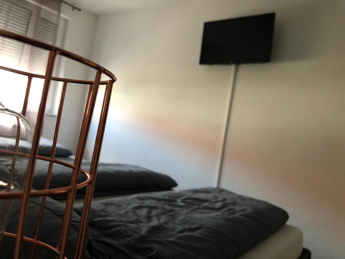 Sweet Park Appartements Rheinhausen Exterior foto