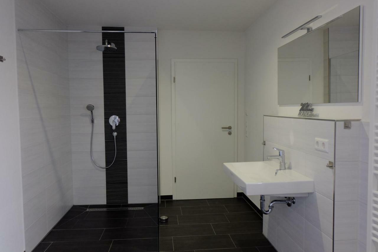 Sweet Park Appartements Rheinhausen Exterior foto