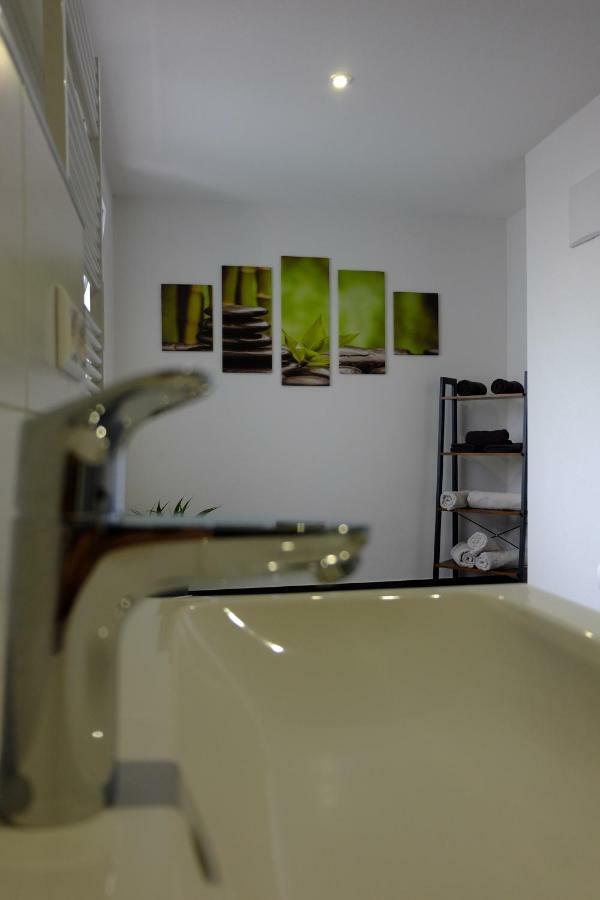 Sweet Park Appartements Rheinhausen Exterior foto